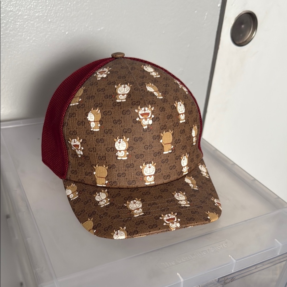 GUCCI X DORAEMON MEN'S LIMITED EDITION BROWN/BURGUNDY BASEBALL HAT - Picture 3 of 11